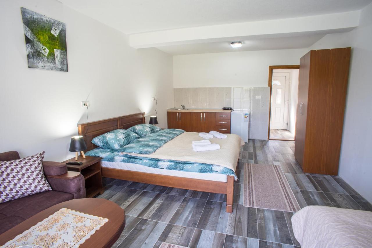 Apartmani JEZERO Zabljak  Bagian luar foto