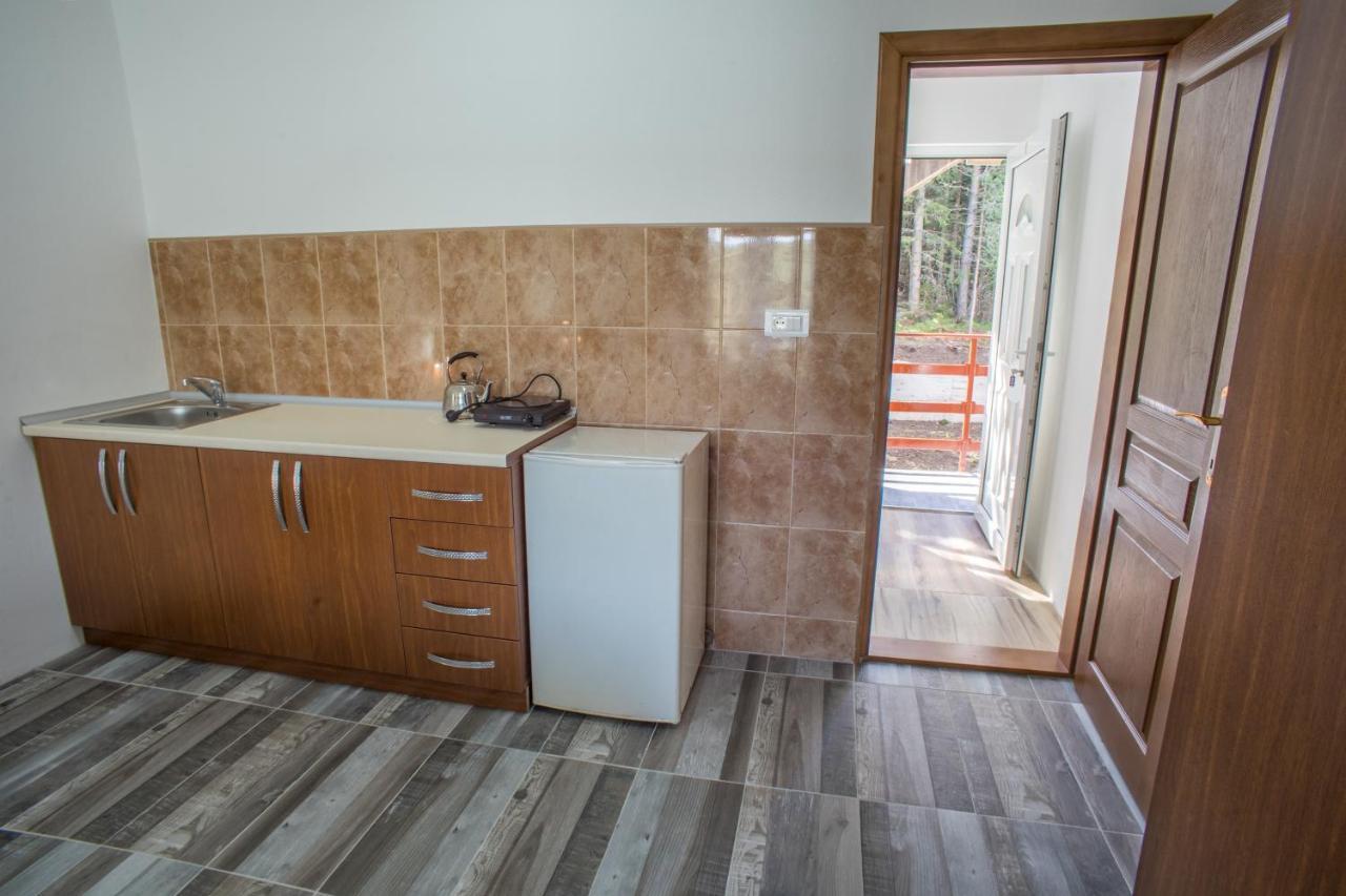Apartmani JEZERO Zabljak  Bagian luar foto