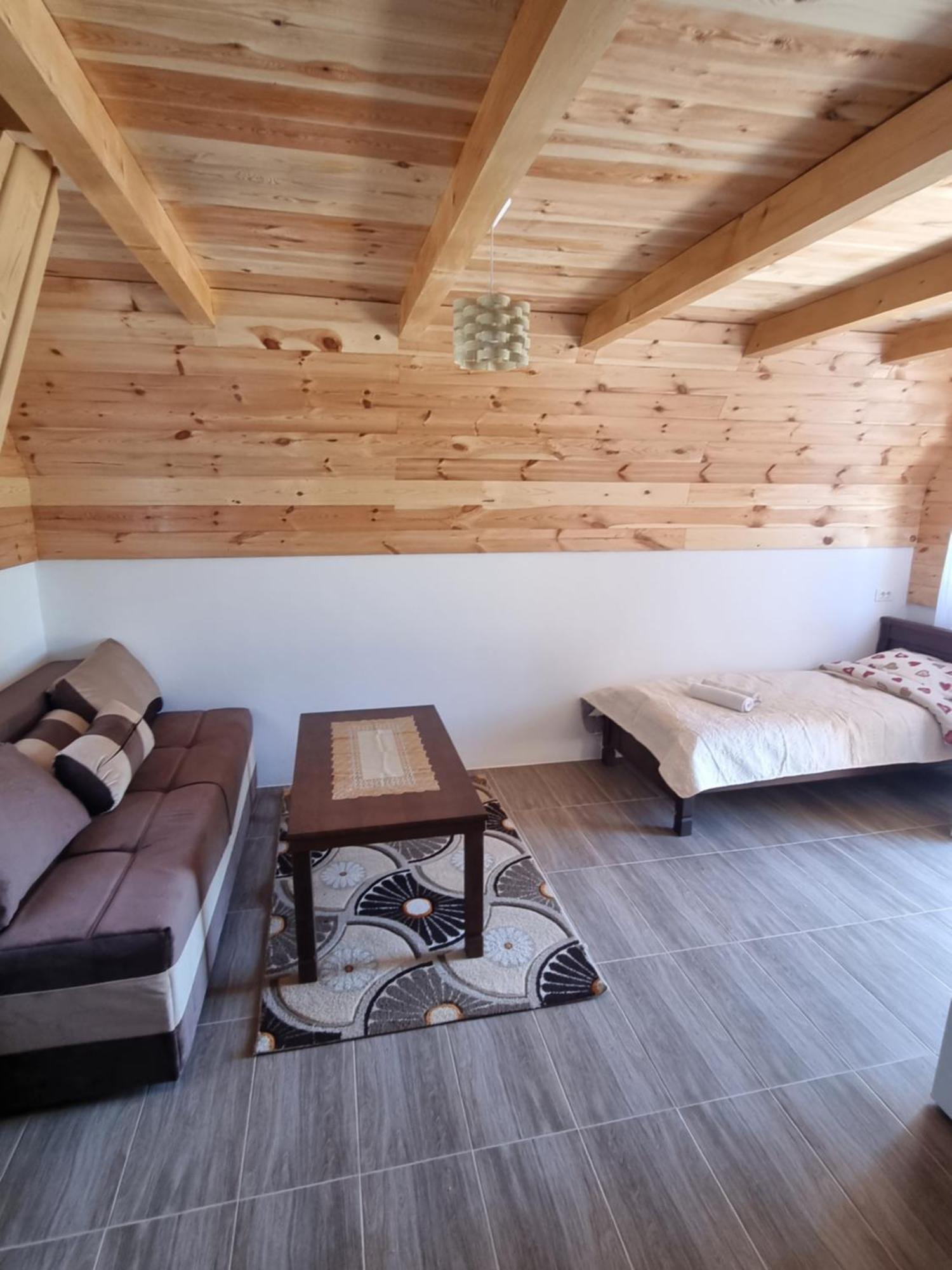 Apartmani JEZERO Zabljak  Ruang foto