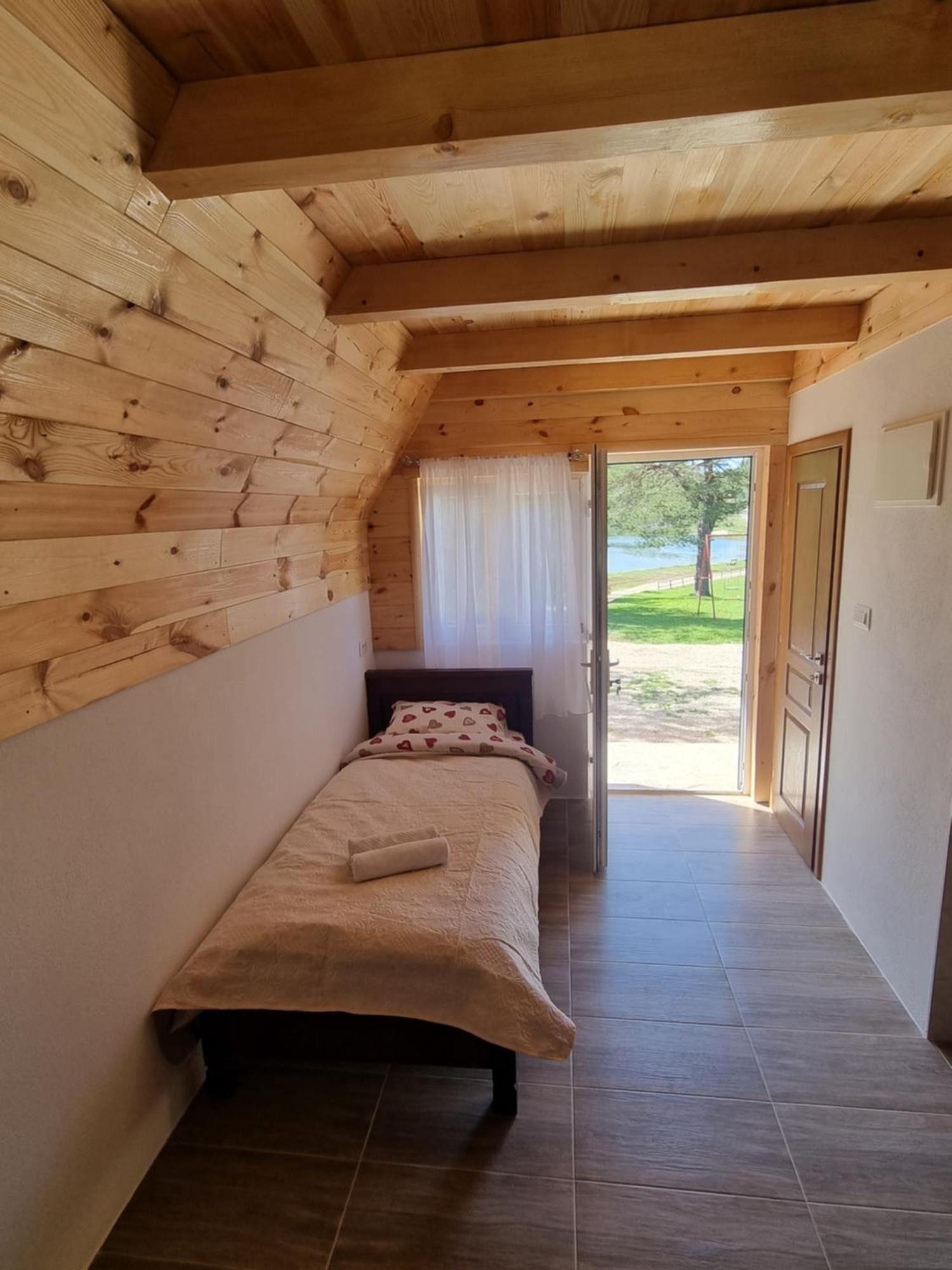 Apartmani JEZERO Zabljak  Ruang foto